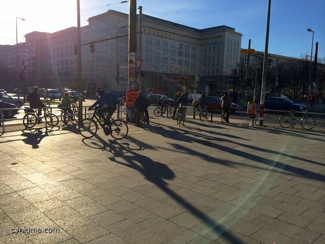 Fahrrad Flashmob am Frankfurter Tor