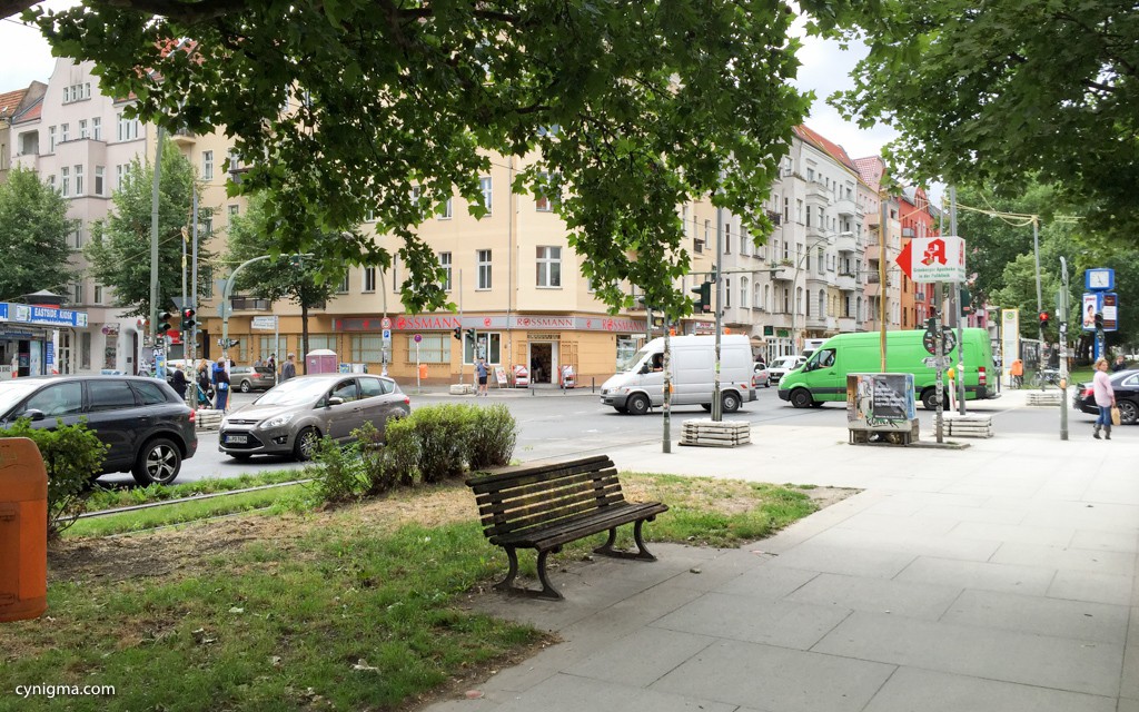 die #neunterneunter Kreuzung (Warschauer Ecke Grünberger)