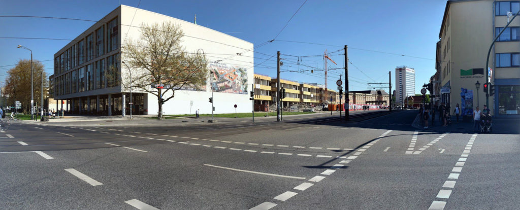 in se city: die offenbar aufgemotzte Stadt- und Landesbibliothek, der zum Abschuss freigegebene FH-Bau, das ehemalige Interhotel (v.l.n.r.)