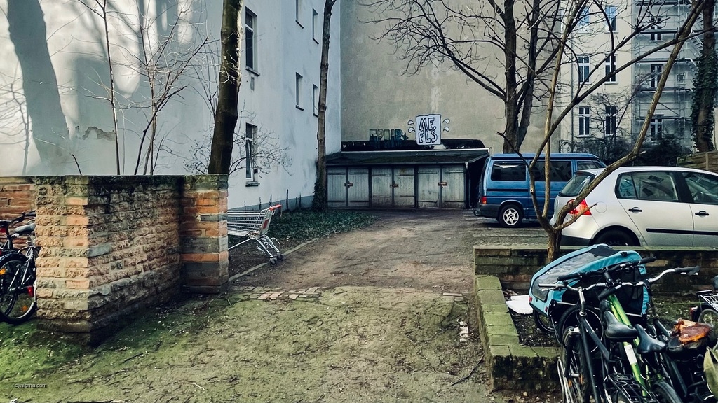 ein Hinterhof im Samariterviertel